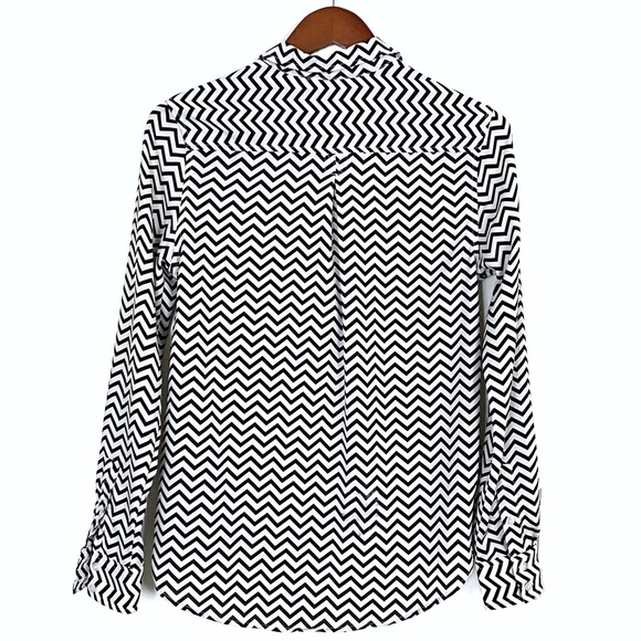 American Eagle White And Black Chevron Print Button Down Shirt Semi-Sheer Dressy - Picture 10 of 15
